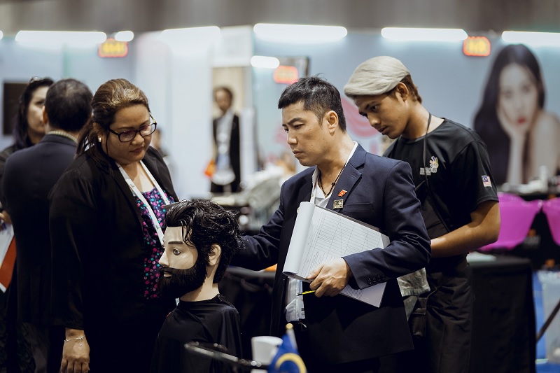 International hairstylist Lelise Do participates in many contests on makeup and hairstyling at home and abroad